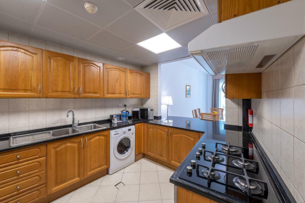 Roda Al Murooj Residences Дубай Екстериор снимка