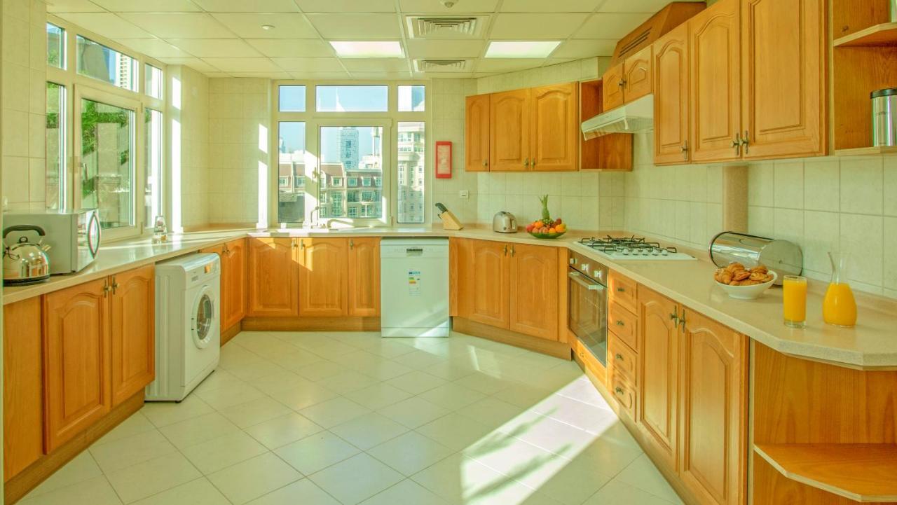 Roda Al Murooj Residences Дубай Екстериор снимка